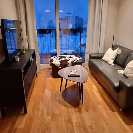 Cozy Studio Overlooking Downtown * ترومسو
